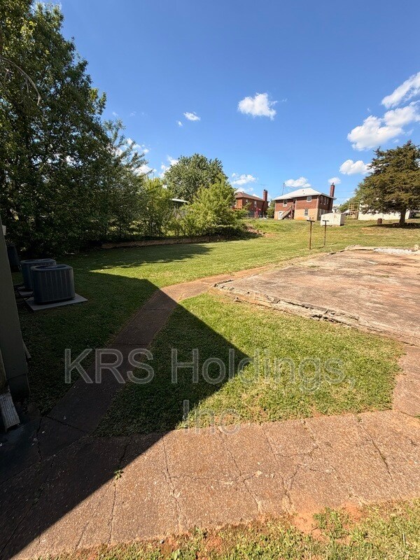 Foto del edificio - 8 Parkwood Ave