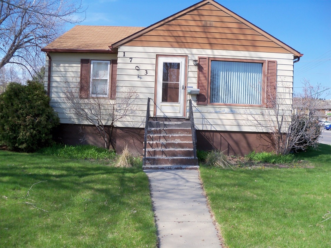 Primary Photo - 1703 Avenue D