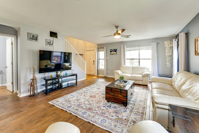 Building Photo - 1122 Gruene Rd