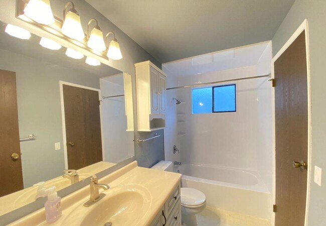 Foto del edificio - 26312 Timberlane Dr SE