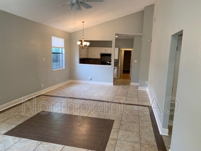 Foto del edificio - 10324 Woodleaf Dr