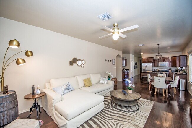 Building Photo - "Fully-Furnished 3-Bedroom, 2-Bathroom Home!"