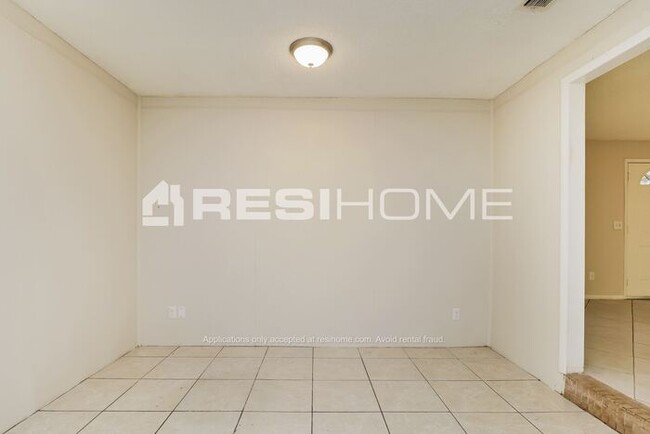 Foto del edificio - "Welcome Home! Get 1 month FREE RENT when ...