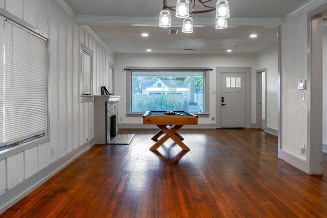 Foto del edificio - 7837 Detroit St