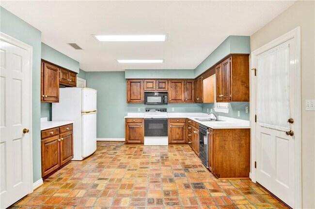 Building Photo - 2505 Elma Dr