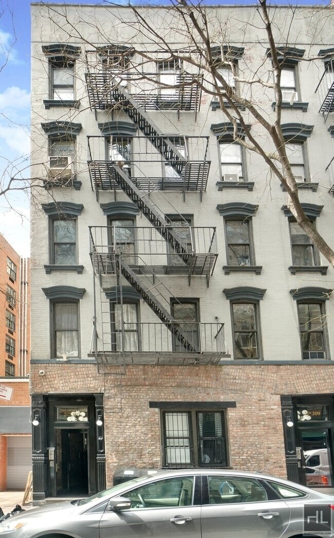 Building Photo - MOTT STREET