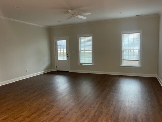 Building Photo - Nice home in Hugo Area!