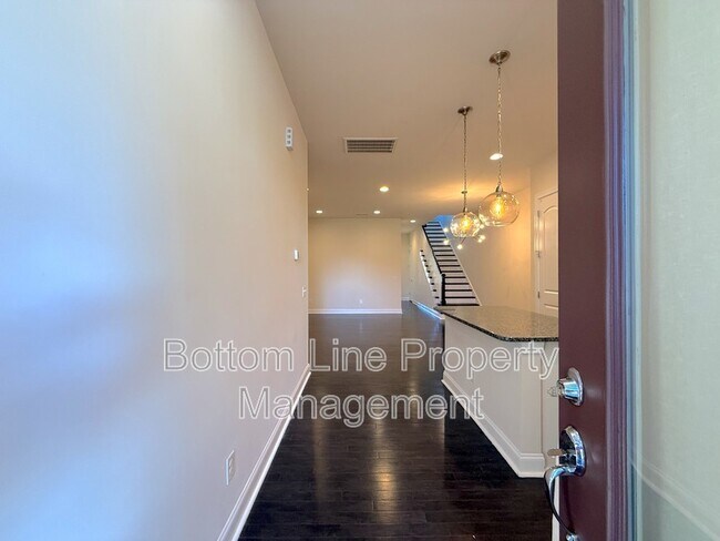 Foto del edificio - 9307 Gladden Hill Ln