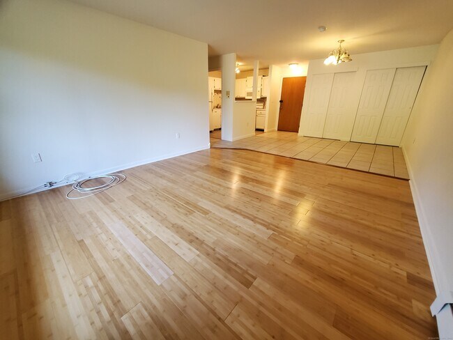 Foto del edificio - 1317 Cromwell Hills Dr