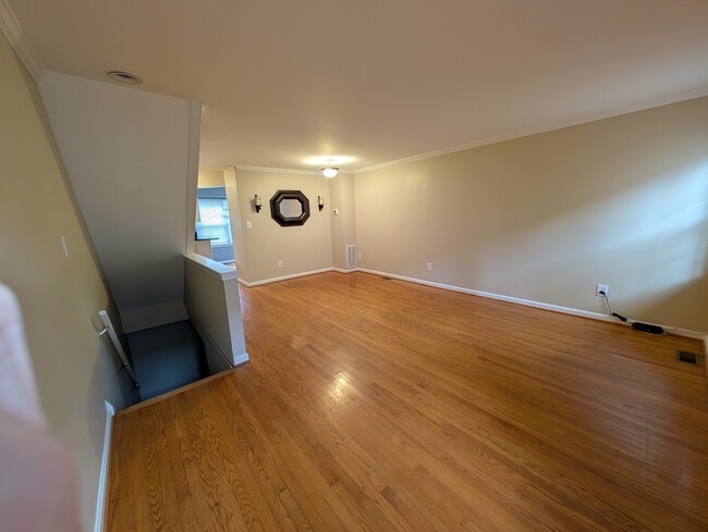 Dining/Living - 1181 N Vernon St