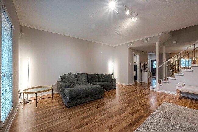 Foto del edificio - 1323 Mardi Ln