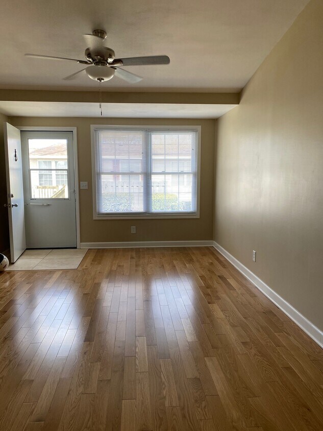 4960 Willoway Ct E Unit 4960, Columbus, OH 43220 Condo for Rent in Columbus, OH