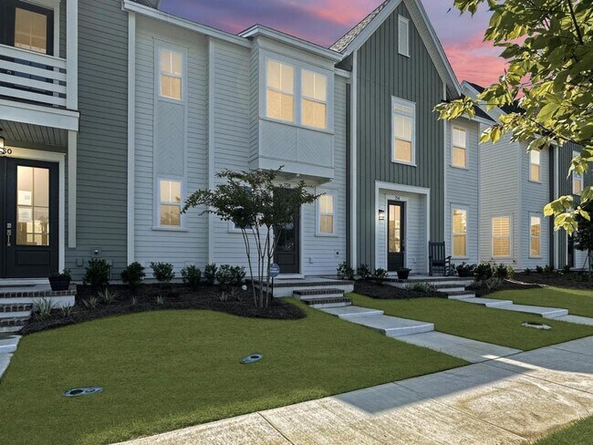 Building Photo - 258 Symphony Ave