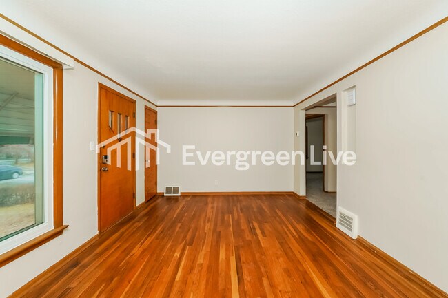 Foto del edificio - 4777 E 93rd St