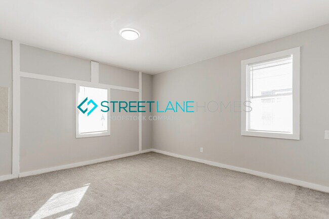 Foto del edificio - SIGN LEASE BY 2/28 AND GET $250 OFF FIRST ...