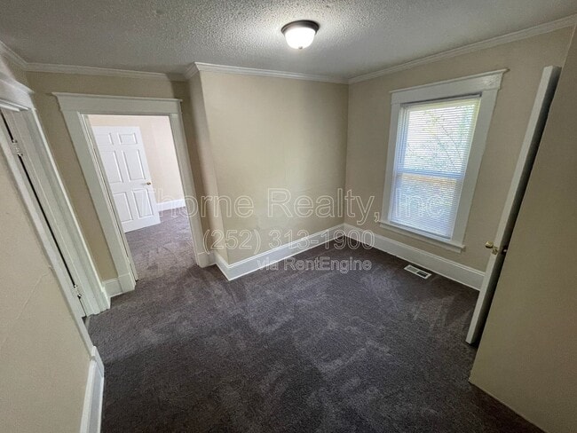 Building Photo - 1409 Dogwood Ave