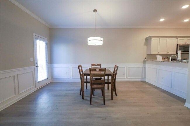 Foto del edificio - 225 Eva Wy