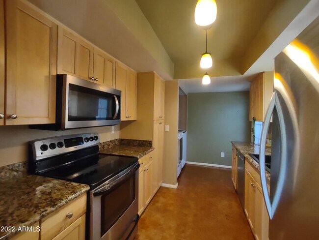 Building Photo - 37801 N Cave Creek Rd