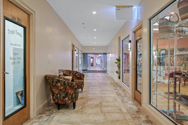 Foto del edificio - 250 2nd Ave S