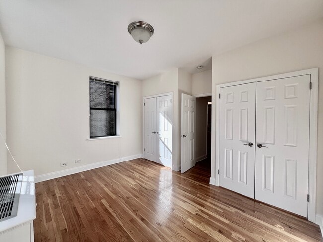 Building Photo - 180 Pinehurst Ave