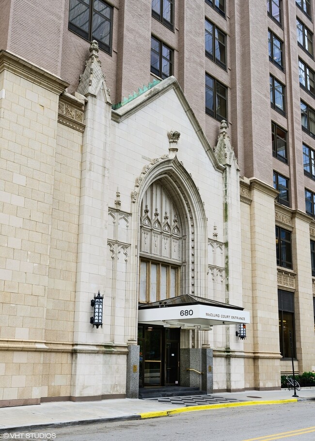 Foto del edificio - 675 N McClurg Ct