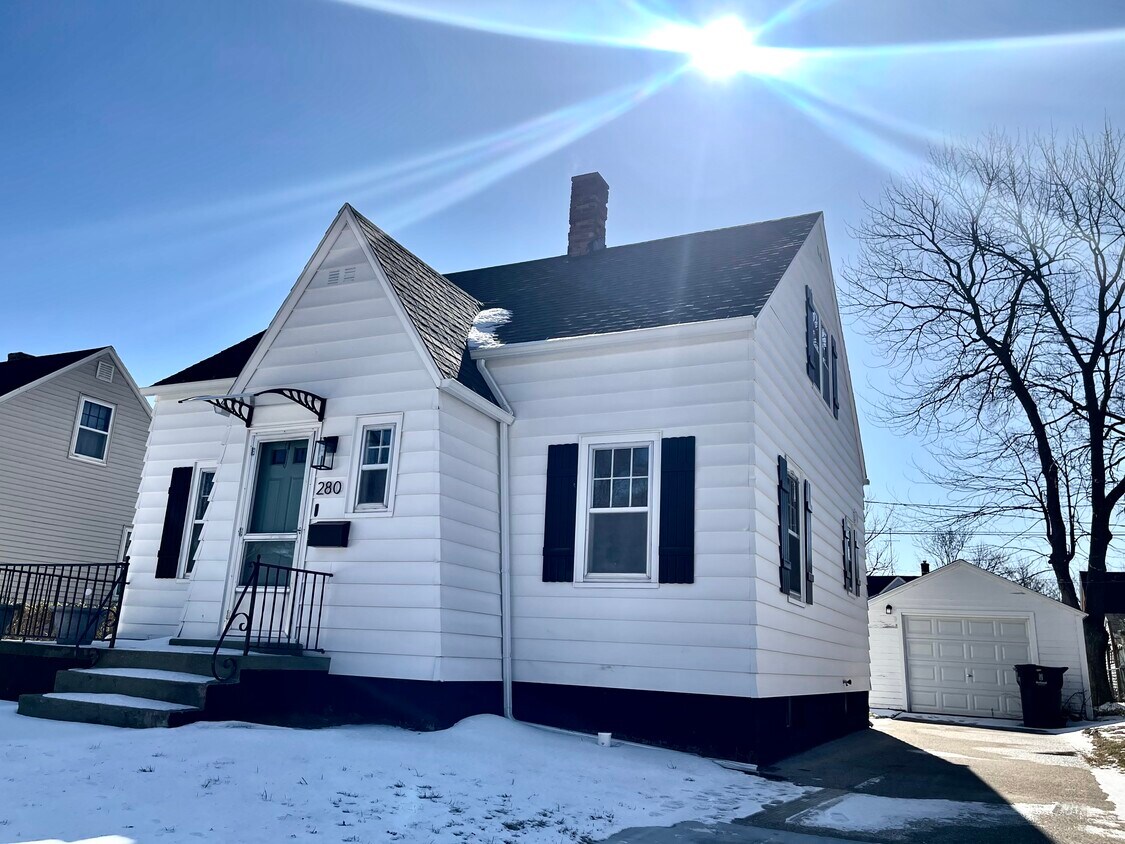 280 W 15th St, Holland, MI 49423 House Rental in Holland, MI