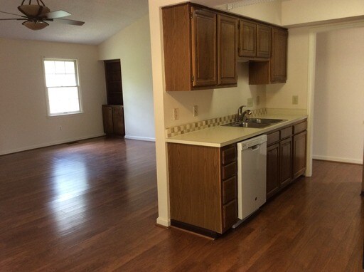 Building Photo - 118 N Overland Dr