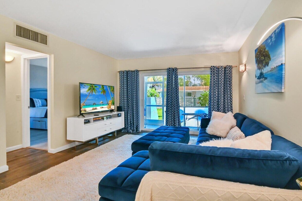 Foto principal - 1432 S Lakeside Dr