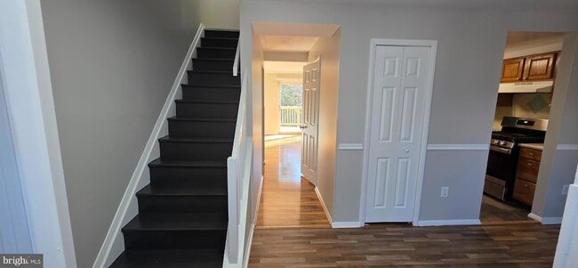 Building Photo - 6974 Knighthood Ln