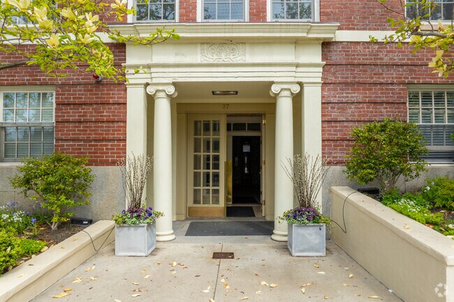 Entrada - 37 Beacon St