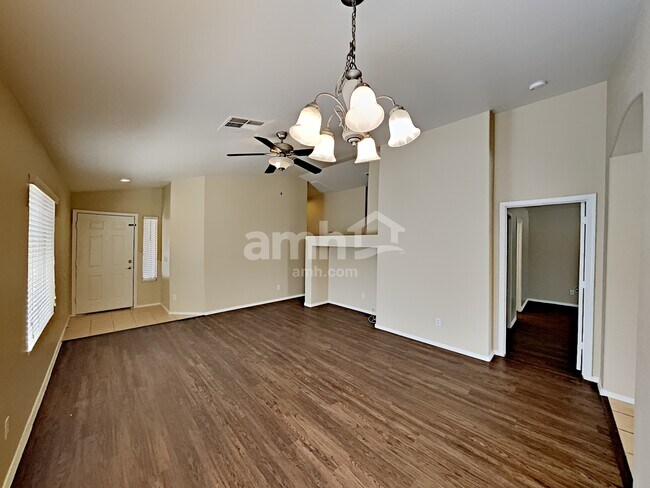 Foto del edificio - 15580 W Durango St