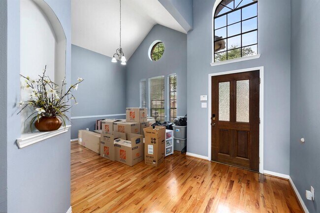 Building Photo - 16315 Scotch Hollow Ln