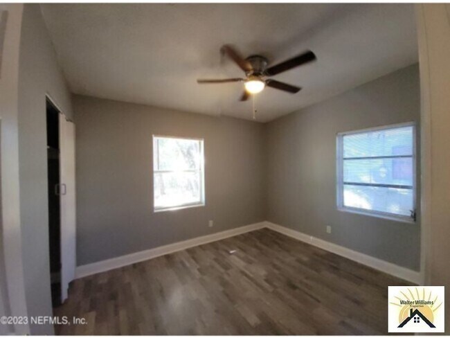 Building Photo - Newly remodeled 3/1