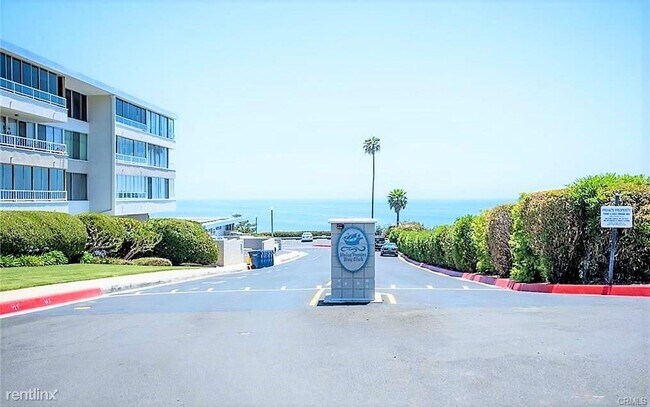 Building Photo - 32646 Coastsite Dr