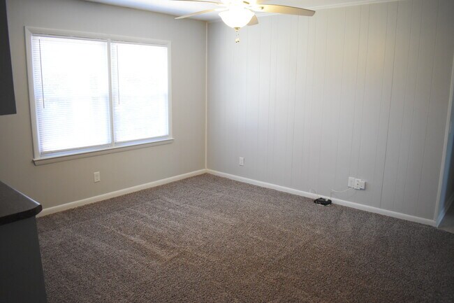 Building Photo - 5009 Richardson Dr