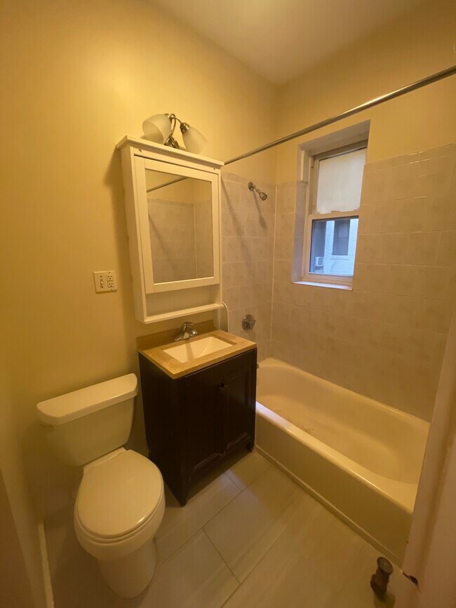 Foto del edificio - 38 Hemenway St