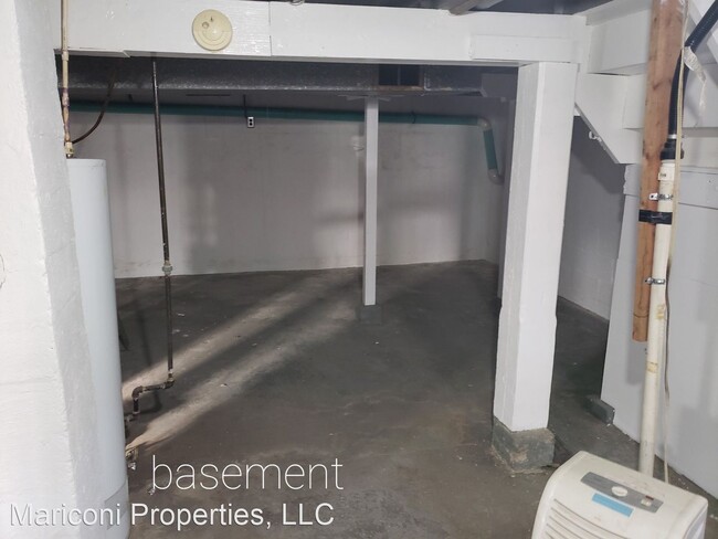 Building Photo - 2 br, 1 bath House - 104 Main