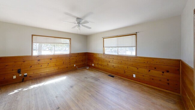 Foto del edificio - Looking for space, look no further!