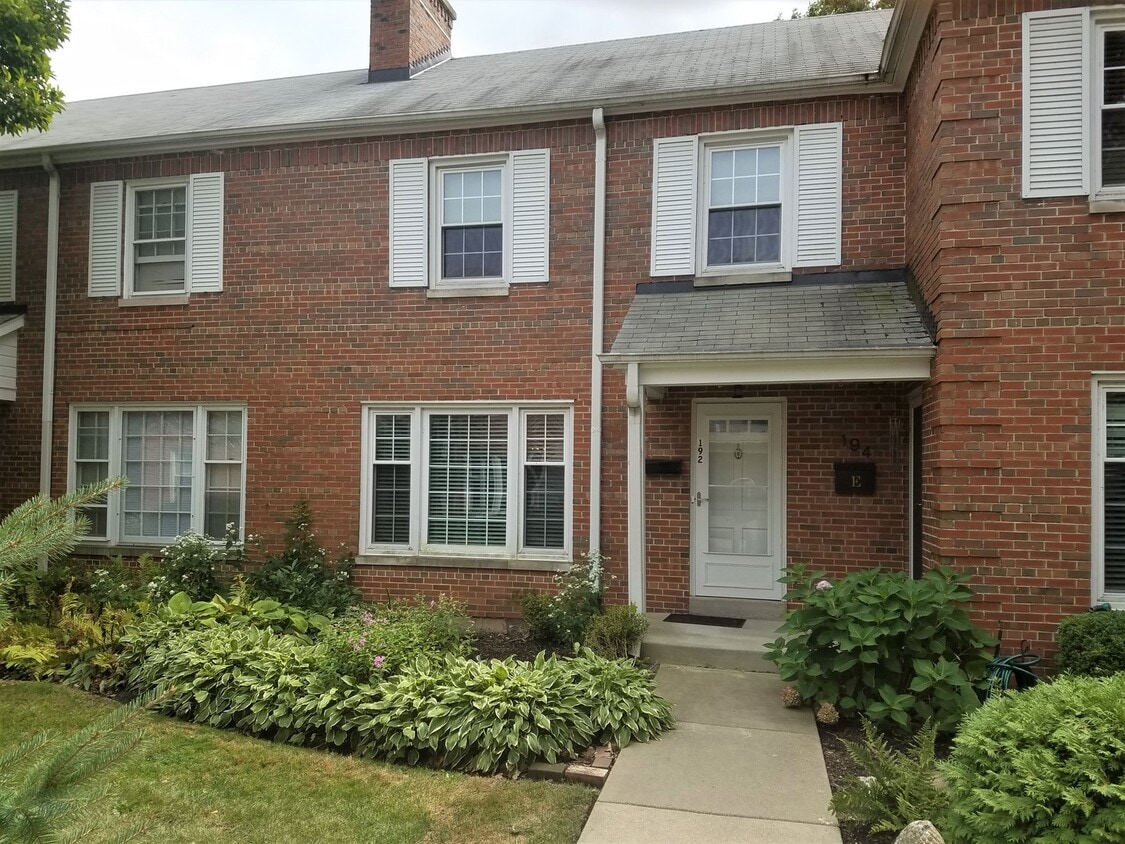 192 Green Bay Rd, Glencoe, IL 60022 House Rental in Glencoe, IL