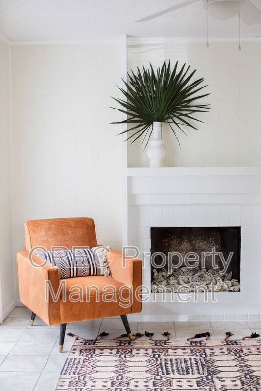 Building Photo - 637 Baytree Ct