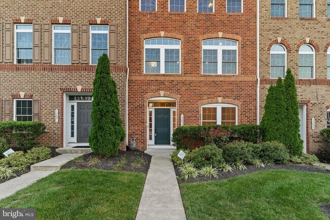 Foto del edificio - 13693 Neil Armstrong Ave
