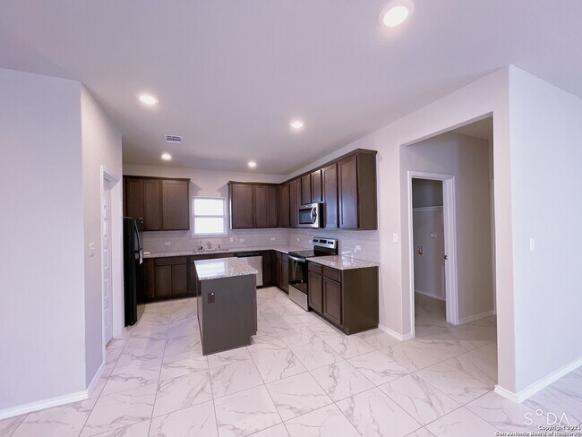 Building Photo - 7722 Abbey Pl