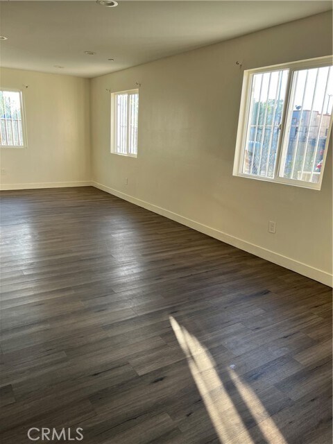 Foto del edificio - 466 E 41st St
