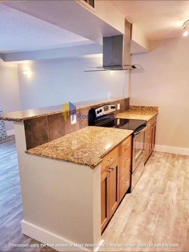 Foto del edificio - 1 Bed 1 Bath Condo Capitol Hill W/Secure P...