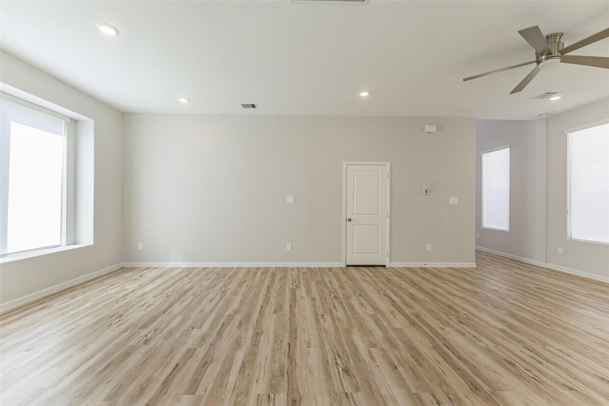 Primary Photo - 2123 Rosewood Pnes Ln