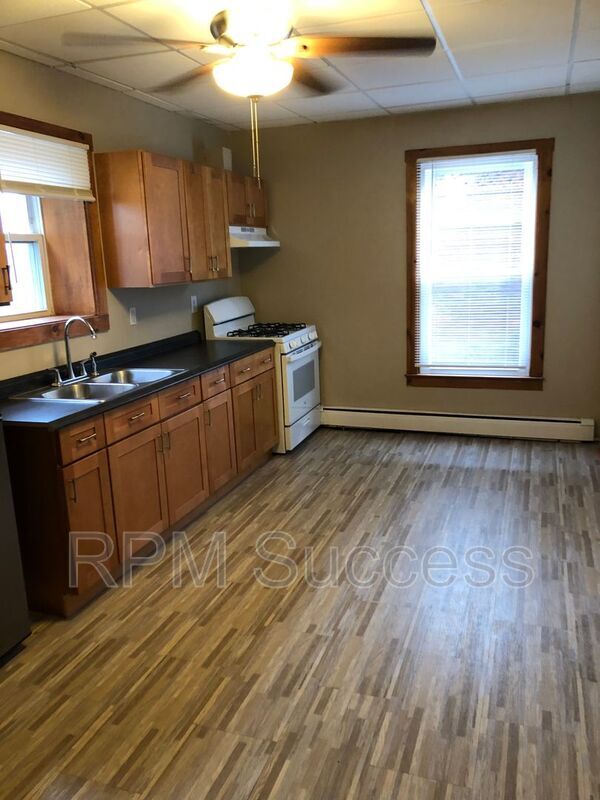 Building Photo - 111 Hillman St