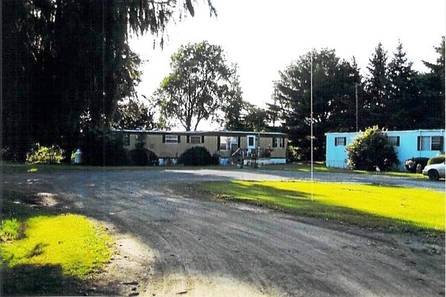 Building Photo - 1-121 Green Acre Dr