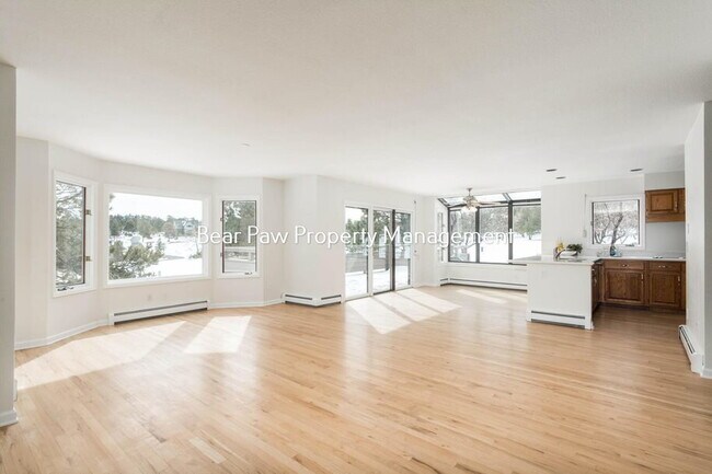 Foto del edificio - Beautiful Home in Genesee!!