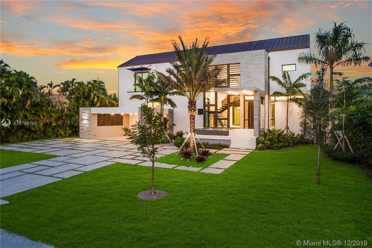 Foto principal - 6851 Sunrise Pl