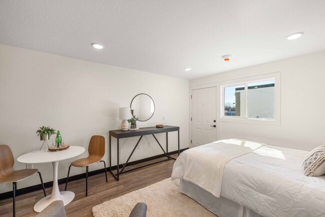 Interior Photo - The View On Hickman